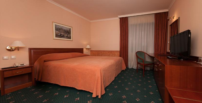 Hotel Glam Skopje Buitenkant foto
