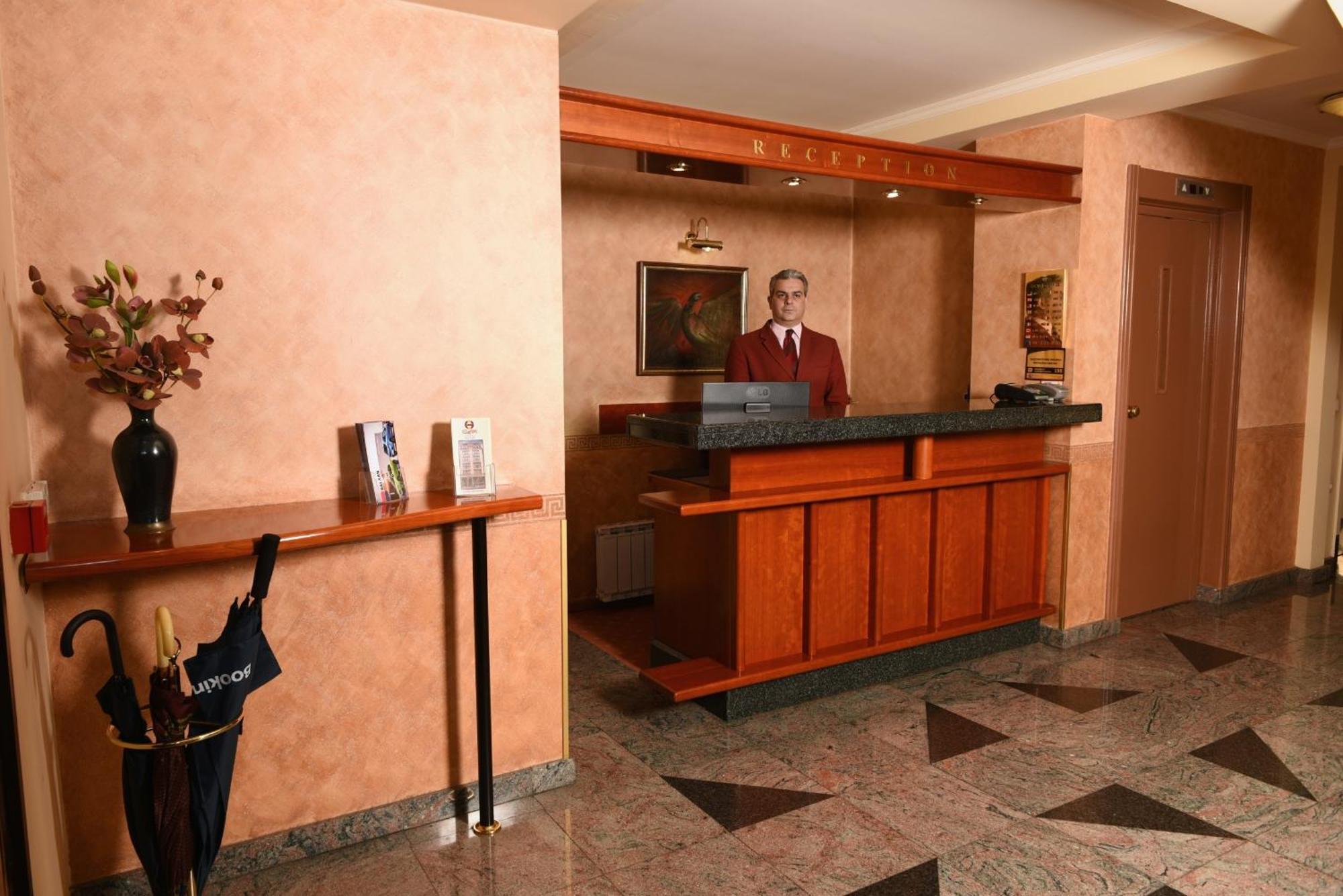 Hotel Glam Skopje Buitenkant foto