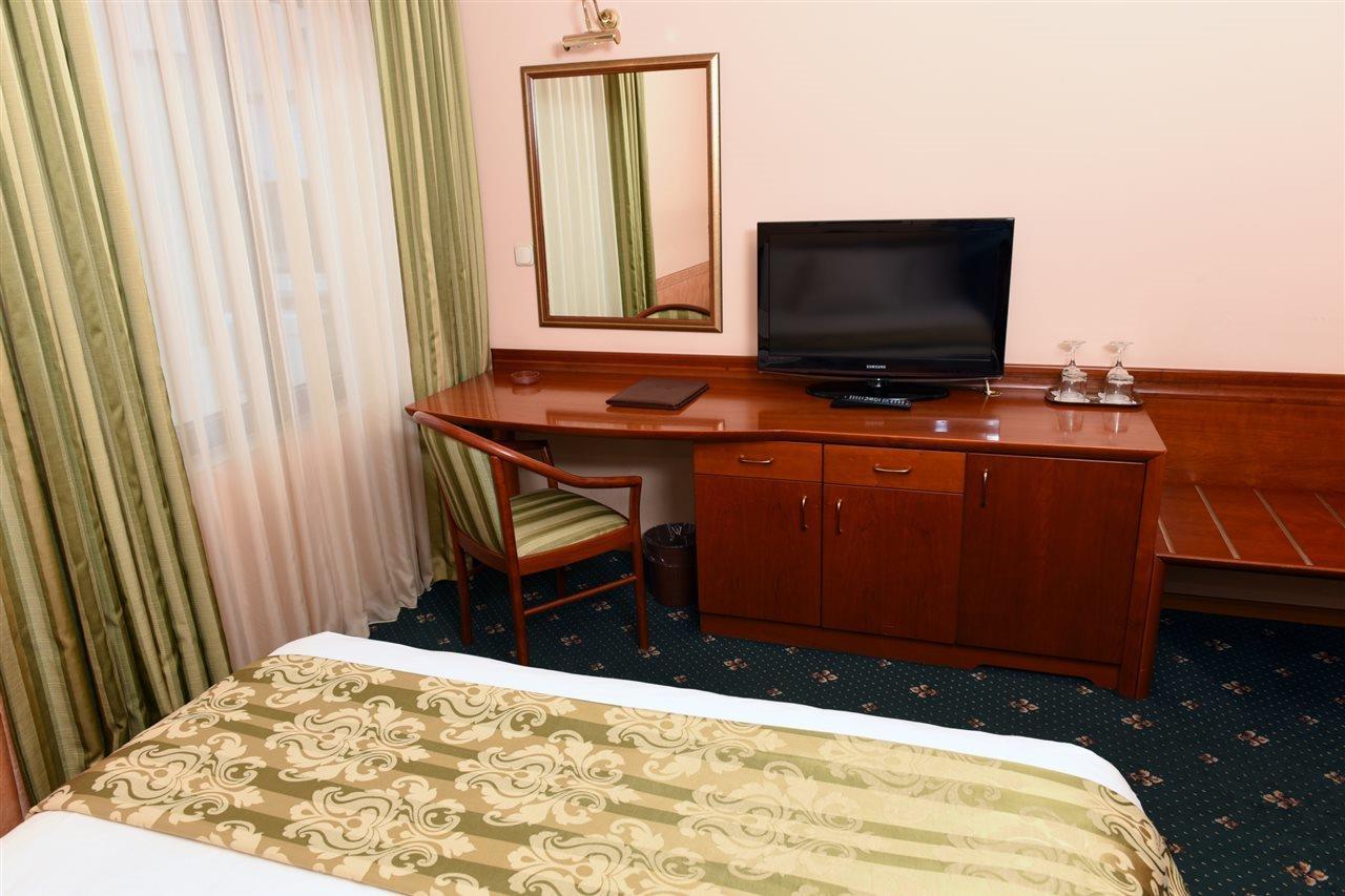 Hotel Glam Skopje Buitenkant foto
