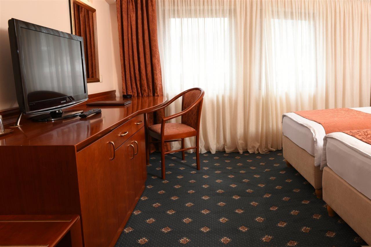 Hotel Glam Skopje Buitenkant foto