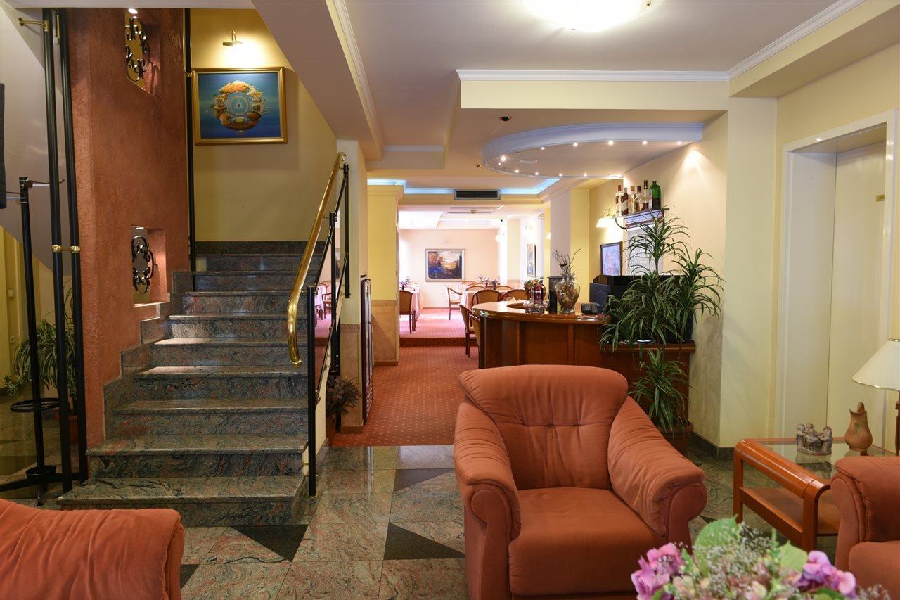 Hotel Glam Skopje Buitenkant foto